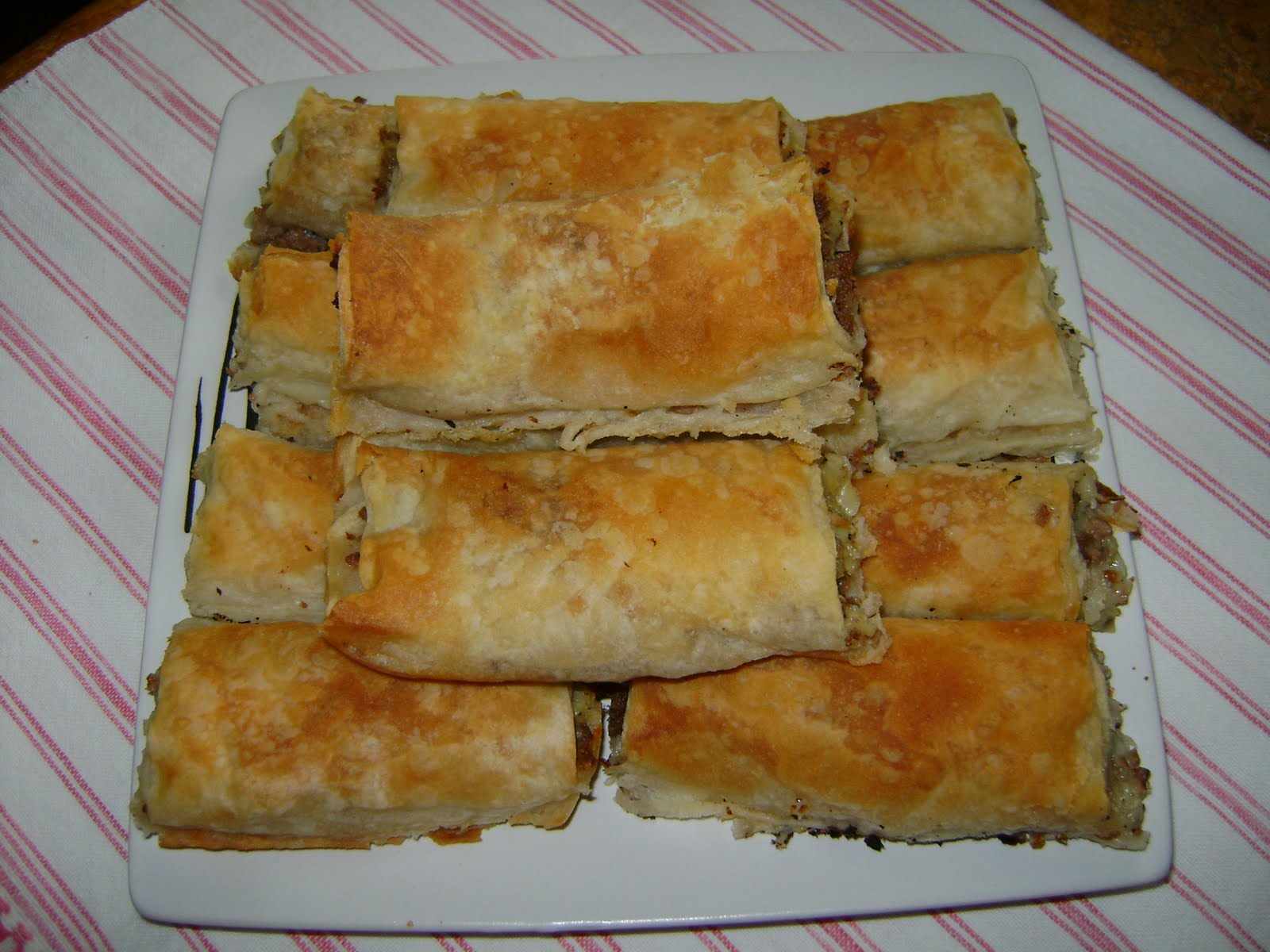 Yemek Tarifleri Sitesi Kıymalı Patatesli Börek Tarifi